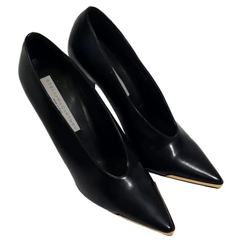 Stella Mccartney Pointed-Toe Pumps in Black Leather